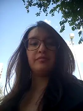 Snapshot of Karla-giraldo_1 chatting on 02-26-26, 03:00 Karla-giraldo 1 online show from 02-26-26, 03:00