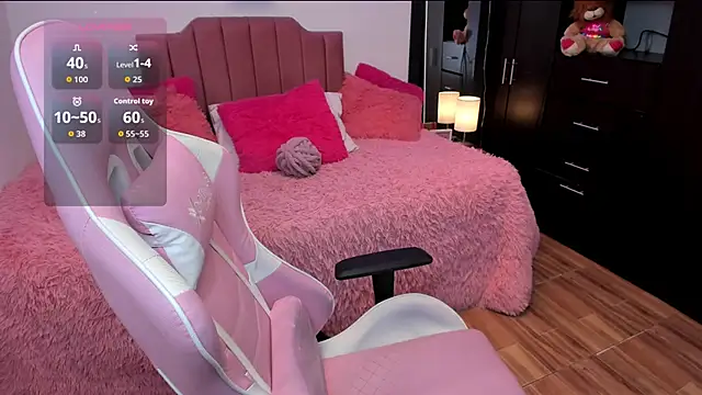 Snapshot of Nina_curves chatting on 02-09-26, 07:18 Nina curves online show from 02-09-26, 07:18