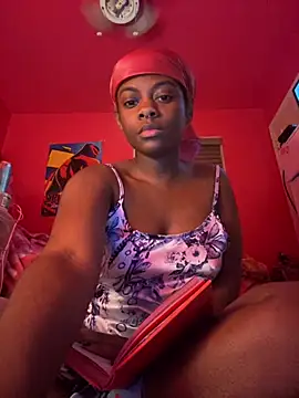 Snapshot of loventries chatting on 02-20-26, 07:43 loventries online show from 02-20-26, 07:43