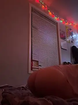 Snapshot of SexySkiBunny chatting on 01-17-26, 02:49 SexySkiBunny online show from 01-17-26, 02:49