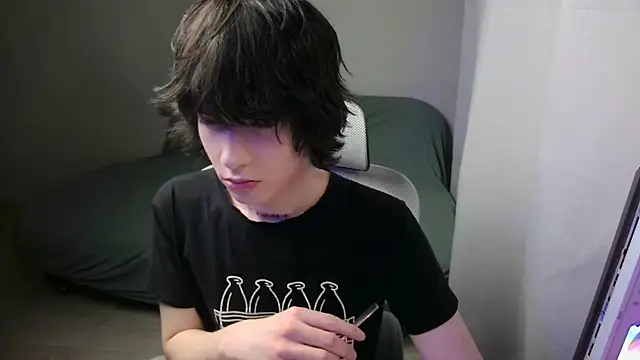 LeonBoykisser online show from 02-06-26, 02:53