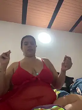 Snapshot of Julissa_x chatting on 02-12-26, 12:00 Julissa x online show from 02-12-26, 12:00