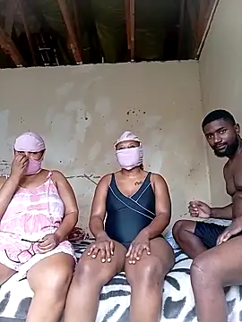 KAT AND DEE online show from 03-20-26, 08:52