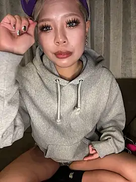 BADBITCHISAKI online show from 02-26-26, 12:48