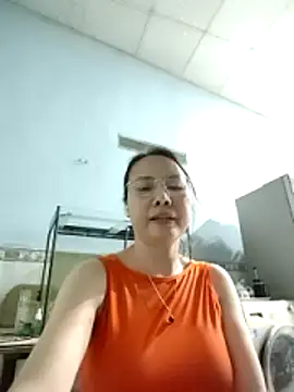 Snapshot of Famrita chatting on 02-05-26, 12:10 Famrita online show from 02-05-26, 12:10