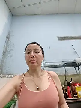 Snapshot of Famrita chatting on 02-26-26, 02:49 Famrita online show from 02-26-26, 02:49