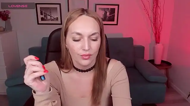 EvieMagical online show from 03-30-26, 06:42