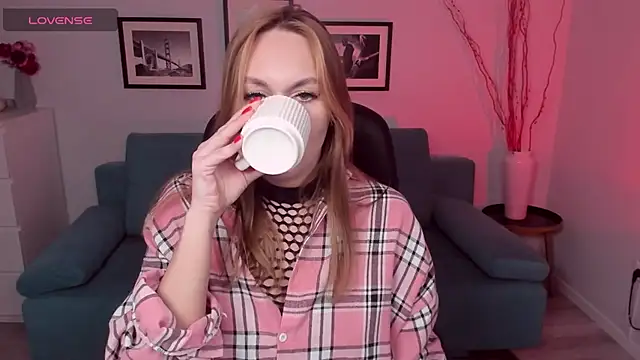 EvieMagical online show from 04-09-26, 12:32