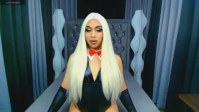 Snapshot of Clea_Moore chatting on 02-06-26, 03:00 Clea Moore online show from 02-06-26, 03:00