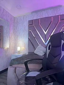 elodie rouge online show from 04-14-26, 08:04