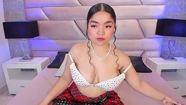 Snapshot of Lilithlain chatting on 02-13-26, 12:45 Lilithlain online show from 02-13-26, 12:45