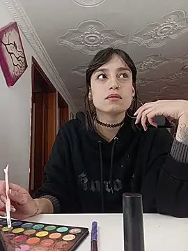 Snapshot of JenniQ69 chatting on 02-18-26, 01:29 JenniQ69 online show from 02-18-26, 01:29