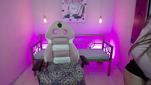 Snapshot of Ashley_benson_x chatting on 03-03-26, 08:37 Ashley benson x online show from 03-03-26, 08:37