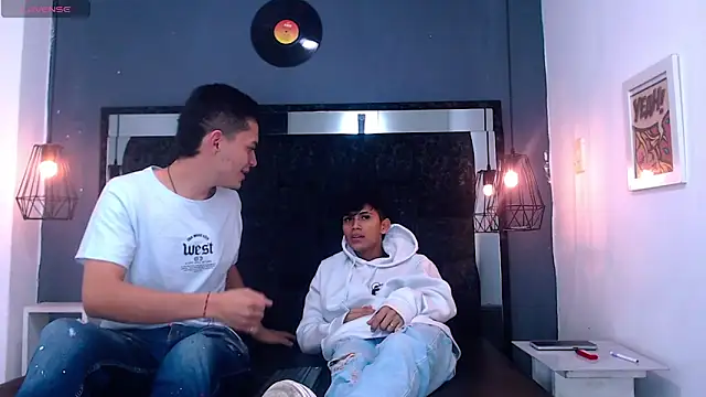 Snapshot of James_And_Kenet chatting on 02-25-26, 12:04 James And Kenet online show from 02-25-26, 12:04