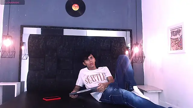 Snapshot of James_And_Kenet chatting on 02-28-26, 11:33 James And Kenet online show from 02-28-26, 11:33