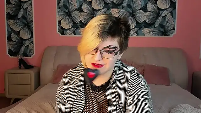 Snapshot of ABSI_GLITCH chatting on 02-05-26, 10:20 ABSI GLITCH online show from 02-05-26, 10:20