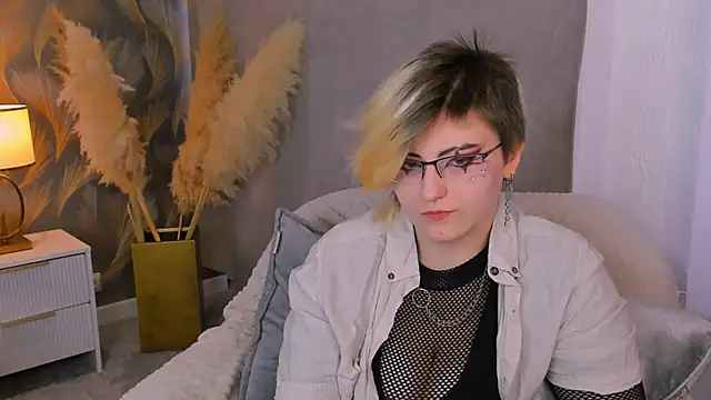 Snapshot of ABSI_GLITCH chatting on 02-15-26, 11:08 ABSI GLITCH online show from 02-15-26, 11:08