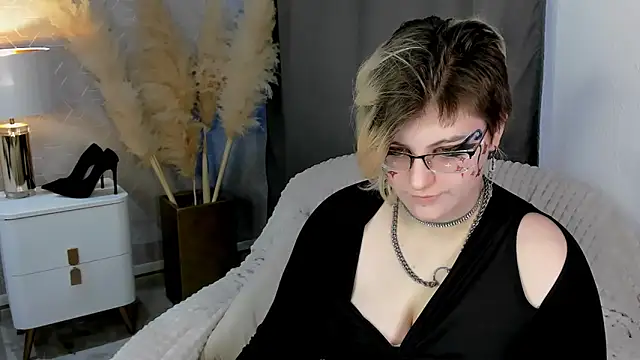 Snapshot of ABSI_GLITCH chatting on 02-24-26, 05:38 ABSI GLITCH online show from 02-24-26, 05:38