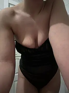 Snapshot of MisyonerNur chatting on 02-27-26, 08:31 MisyonerNur online show from 02-27-26, 08:31