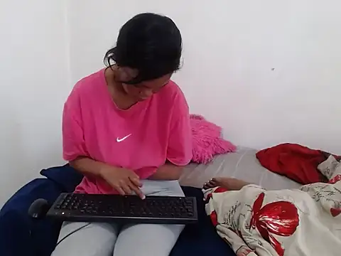 Snapshot of B_Slut chatting on 02-19-26, 04:14 B Slut online show from 02-19-26, 04:14