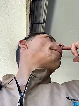 Snapshot of santiObrero chatting on 01-17-26, 03:50 santiObrero online show from 01-17-26, 03:50