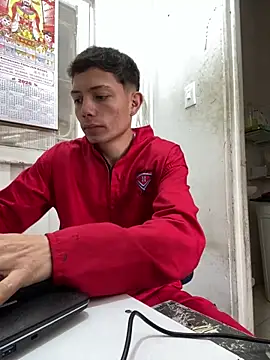 Snapshot of santiObrero chatting on 02-02-26, 03:11 santiObrero online show from 02-02-26, 03:11