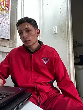 Snapshot of santiObrero chatting on 02-09-26, 07:40 santiObrero online show from 02-09-26, 07:40