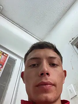 Snapshot of santiObrero chatting on 02-17-26, 07:09 santiObrero online show from 02-17-26, 07:09