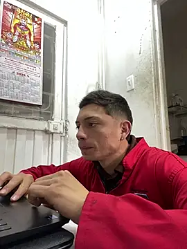 Snapshot of santiObrero chatting on 02-19-26, 07:54 santiObrero online show from 02-19-26, 07:54