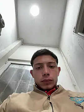 Snapshot of santiObrero chatting on 07-09-26, 02:54 santiObrero online show from 07-09-26, 02:54