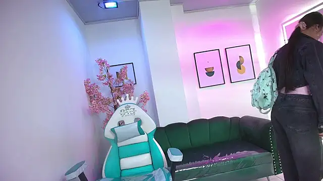 Snapshot of Zoe_swan chatting on 02-10-26, 11:25 Zoe swan online show from 02-10-26, 11:25