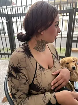 Snapshot of EmilyMoore_Pink chatting on 02-17-26, 11:00 EmilyMoore Pink online show from 02-17-26, 11:00