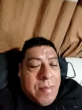 Snapshot of Bigmonstrr chatting on 01-16-26, 05:44 Bigmonstrr online show from 01-16-26, 05:44