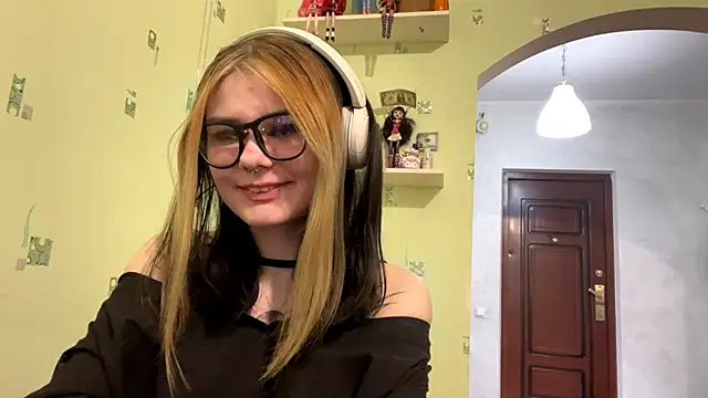 Snapshot of Katyytv chatting on 01-18-26, 02:43 Katyytv online show from 01-18-26, 02:43