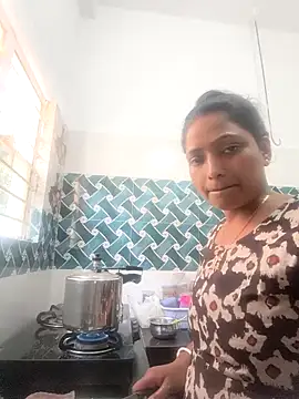 Snapshot of Hot-Tinaa chatting on 02-14-26, 08:22 Hot-Tinaa online show from 02-14-26, 08:22