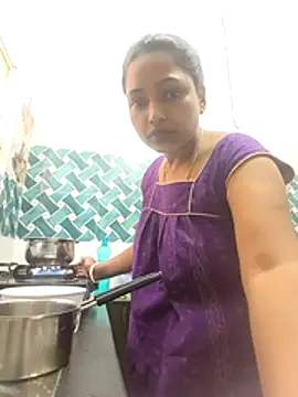 Snapshot of Hot-Tinaa chatting on 02-21-26, 03:18 Hot-Tinaa online show from 02-21-26, 03:18