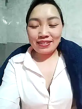 Snapshot of lia-coy chatting on 02-04-26, 10:15 lia-coy online show from 02-04-26, 10:15