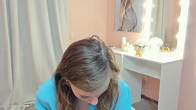 AsleyStouer online show from 01-18-26, 01:04