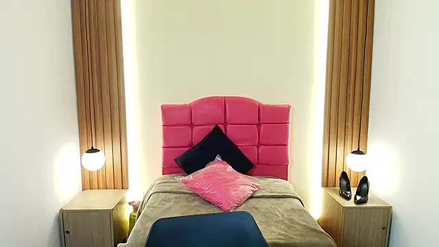 IvonneRoss  online show from 02-07-26, 11:58