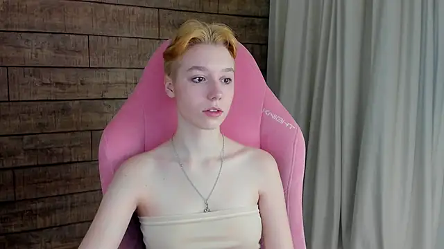 Snapshot of AgataGate chatting on 02-08-26, 04:27 AgataGate online show from 02-08-26, 04:27