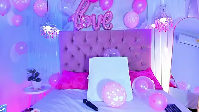 Snapshot of Gabby-Sweet chatting on 02-14-26, 12:02 Gabby-Sweet online show from 02-14-26, 12:02