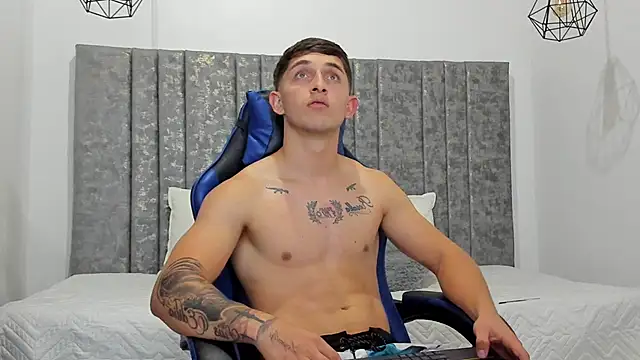 Calvin Hunter online show from 02-08-26, 04:16