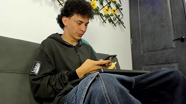 Snapshot of Maxxx_bigcockx chatting on 02-22-26, 02:24 Maxxx bigcockx online show from 02-22-26, 02:24