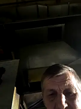 Snapshot of andrei73200 chatting on 02-04-26, 01:50 andrei73200 online show from 02-04-26, 01:50