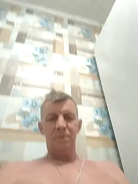 Snapshot of andrei73200 chatting on 02-13-26, 02:40 andrei73200 online show from 02-13-26, 02:40