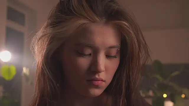 Snapshot of EleniRoeber chatting on 02-12-26, 04:46 EleniRoeber online show from 02-12-26, 04:46