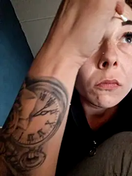 dewimp1 online show from 04-11-26, 03:16