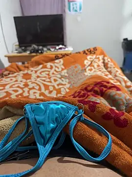 Snapshot of Escanor1201 chatting on 02-16-26, 02:18 Escanor1201 online show from 02-16-26, 02:18