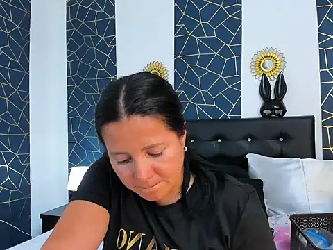 Snapshot of KikyNaughty chatting on 02-17-26, 08:37 KikyNaughty online show from 02-17-26, 08:37