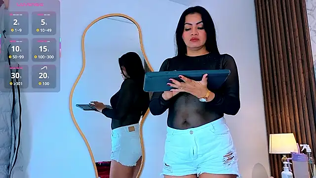 Snapshot of naomy_smithxx chatting on 02-10-26, 11:14 naomy smithxx online show from 02-10-26, 11:14